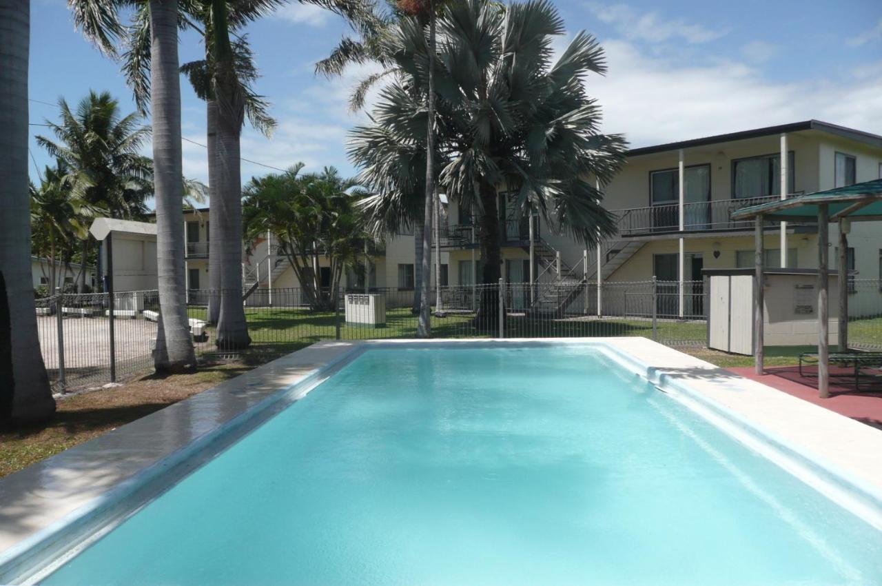 Ocean Breeze Units Apartment Bowen Bagian luar foto