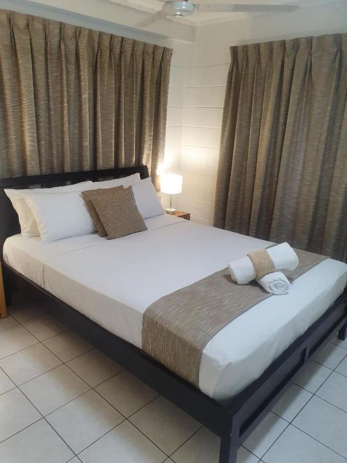 Ocean Breeze Units Apartment Bowen Bagian luar foto