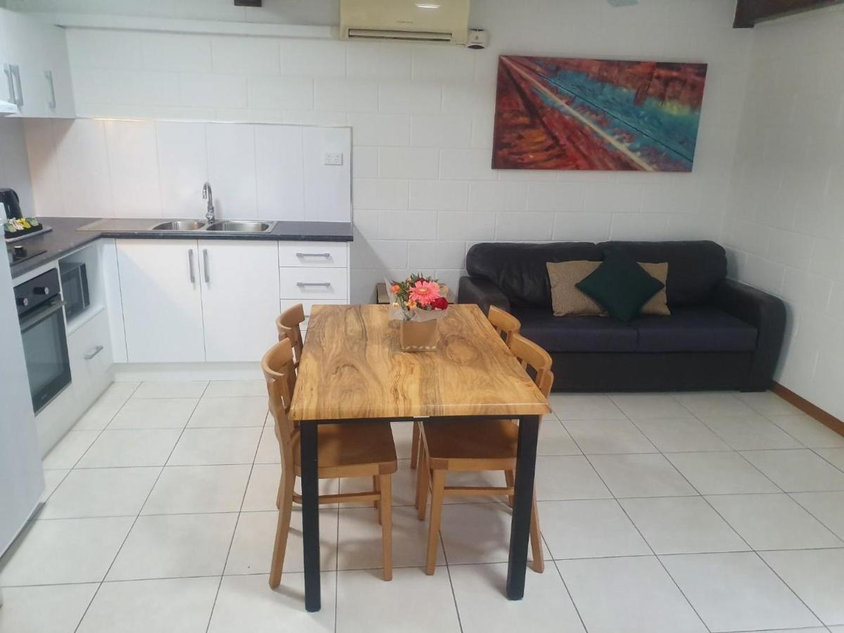 Ocean Breeze Units Apartment Bowen Bagian luar foto