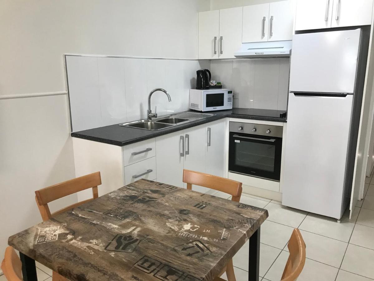 Ocean Breeze Units Apartment Bowen Bagian luar foto
