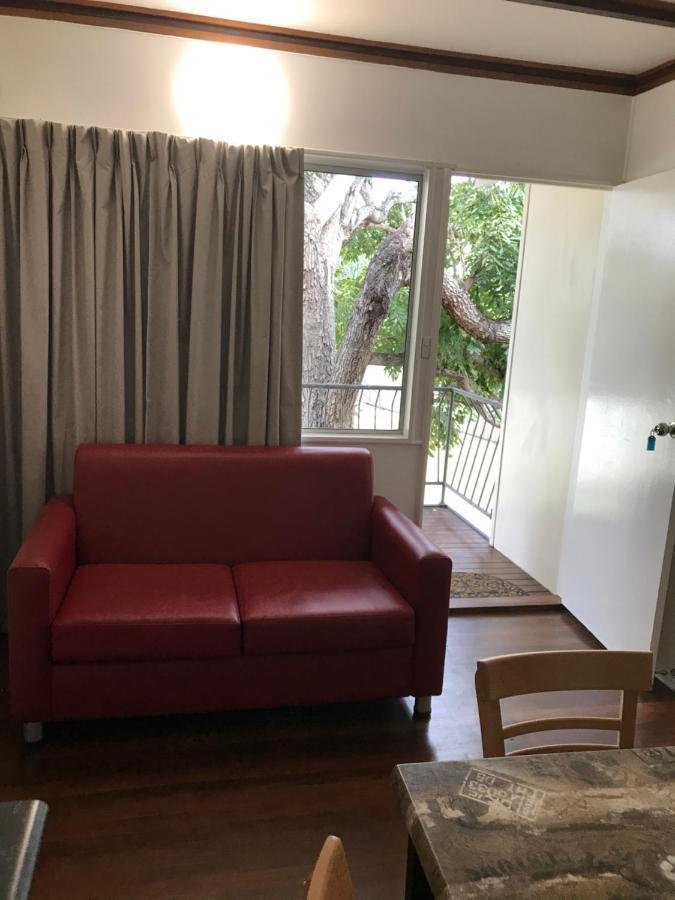 Ocean Breeze Units Apartment Bowen Bagian luar foto