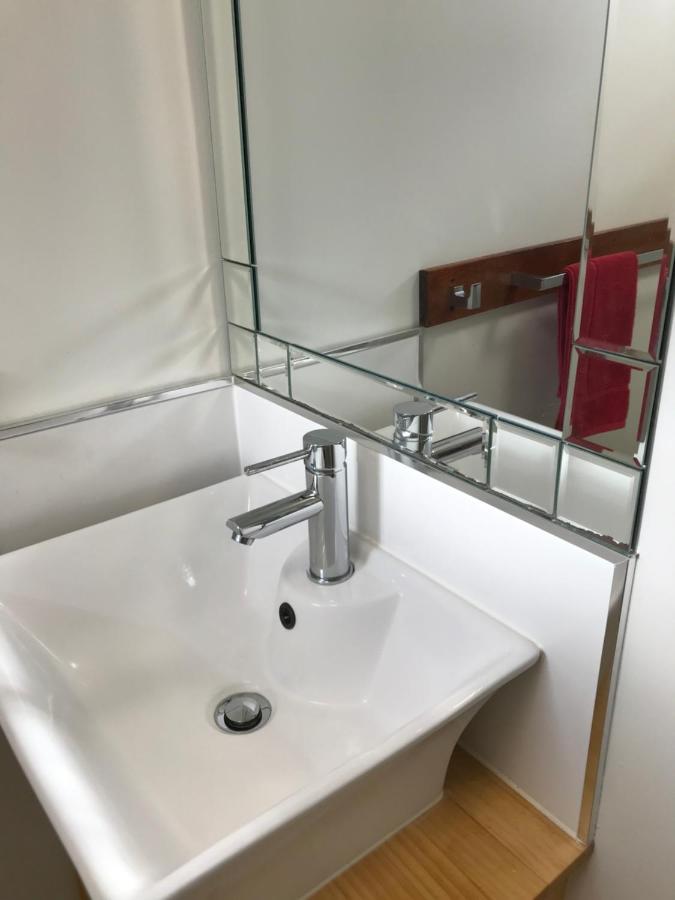 Ocean Breeze Units Apartment Bowen Bagian luar foto