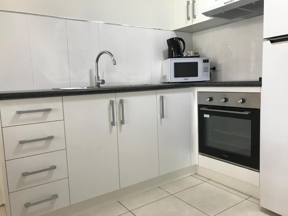 Ocean Breeze Units Apartment Bowen Bagian luar foto