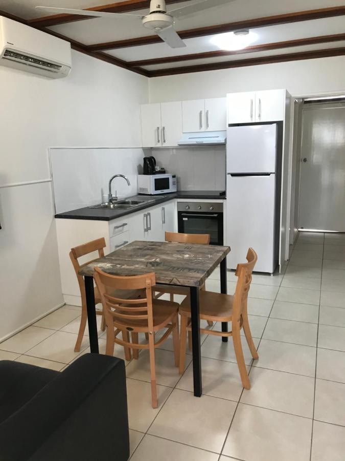 Ocean Breeze Units Apartment Bowen Bagian luar foto