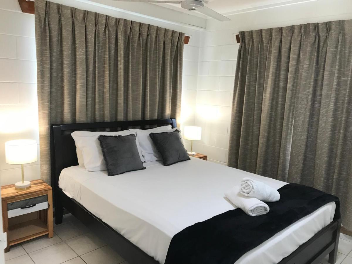 Ocean Breeze Units Apartment Bowen Bagian luar foto