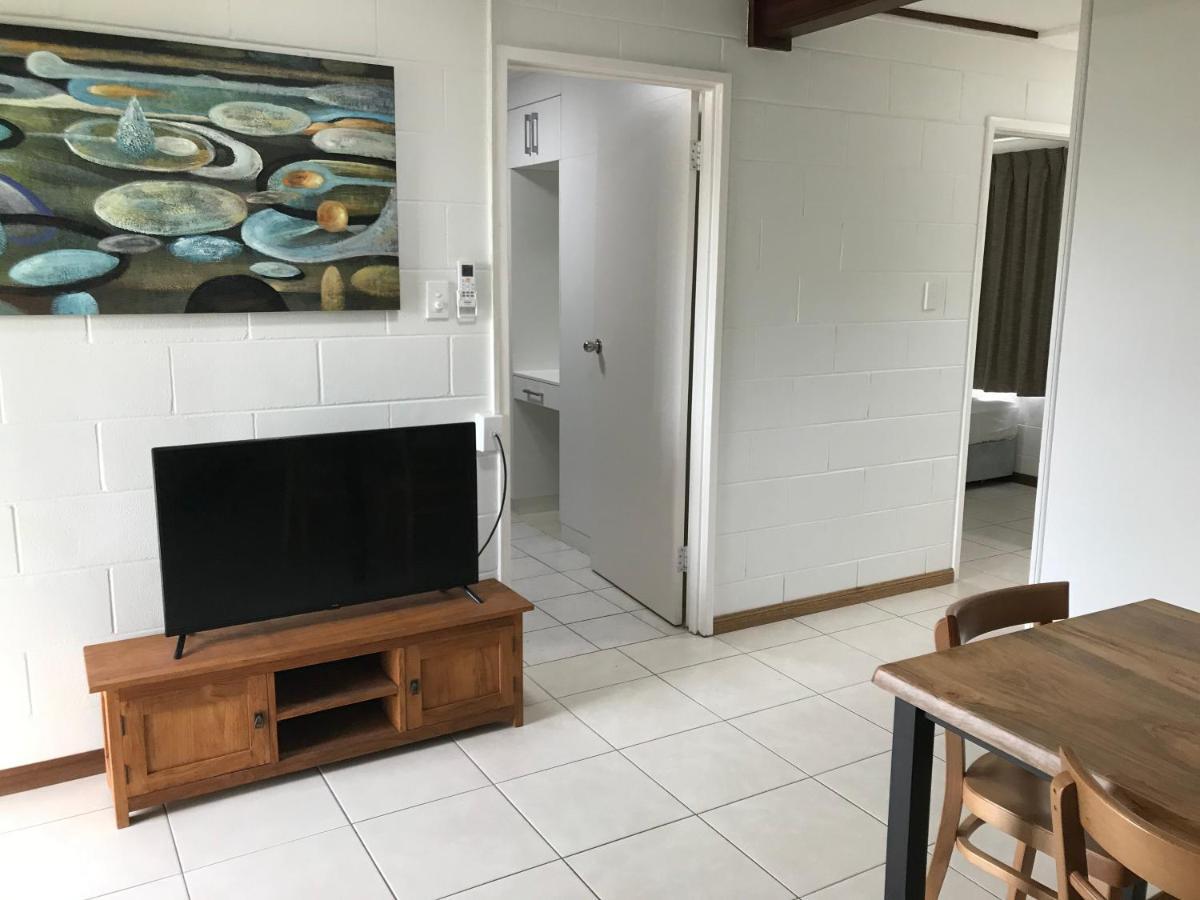 Ocean Breeze Units Apartment Bowen Bagian luar foto