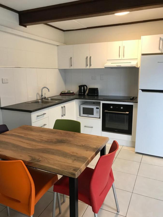 Ocean Breeze Units Apartment Bowen Bagian luar foto