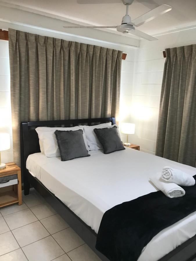 Ocean Breeze Units Apartment Bowen Bagian luar foto