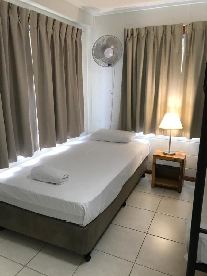 Ocean Breeze Units Apartment Bowen Bagian luar foto