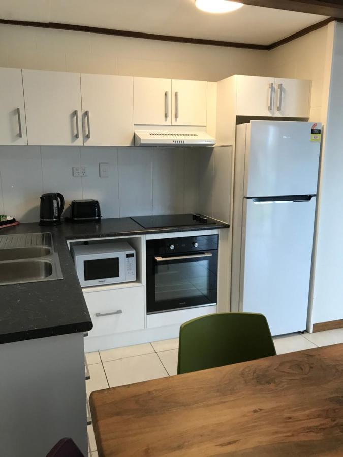 Ocean Breeze Units Apartment Bowen Bagian luar foto