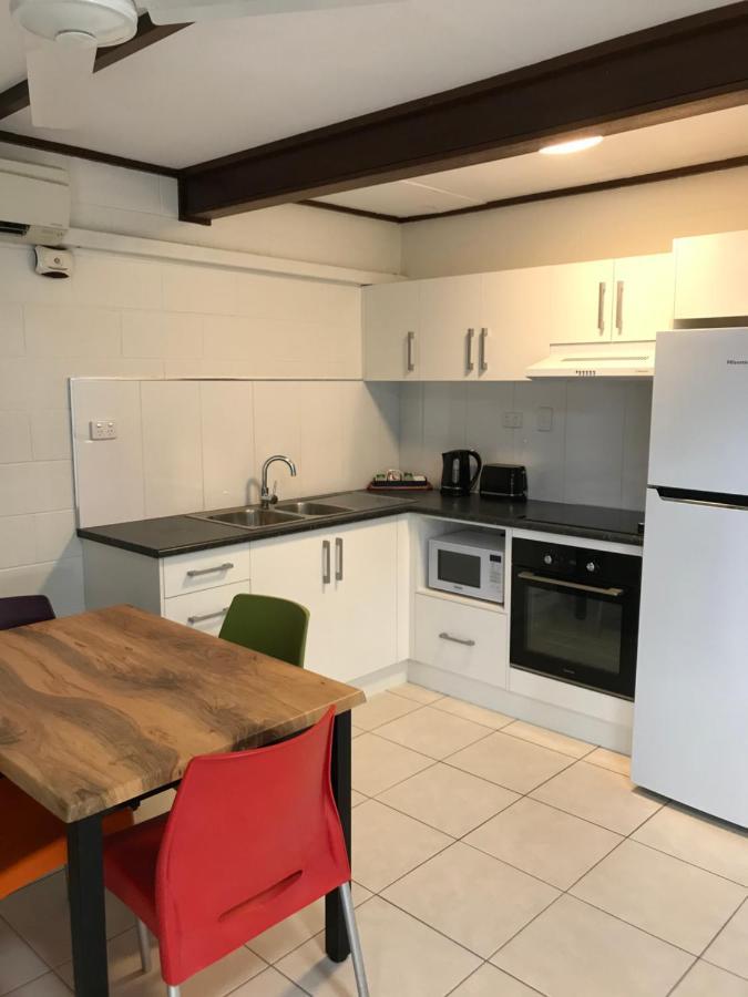 Ocean Breeze Units Apartment Bowen Bagian luar foto